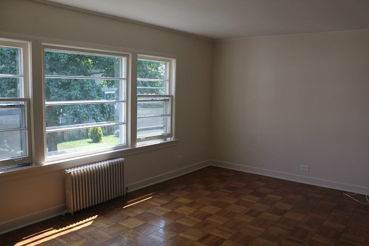 288 - *721-27 Austin Building* - Photo 6 of 9