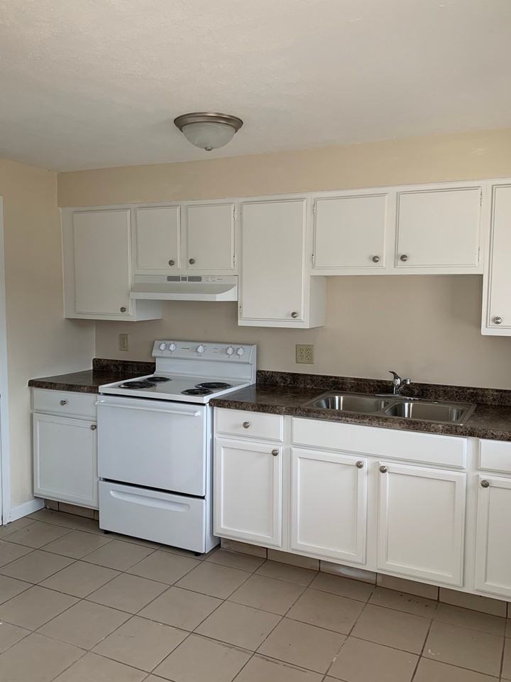 Keystone Court Apartments - Photo 3 of 30