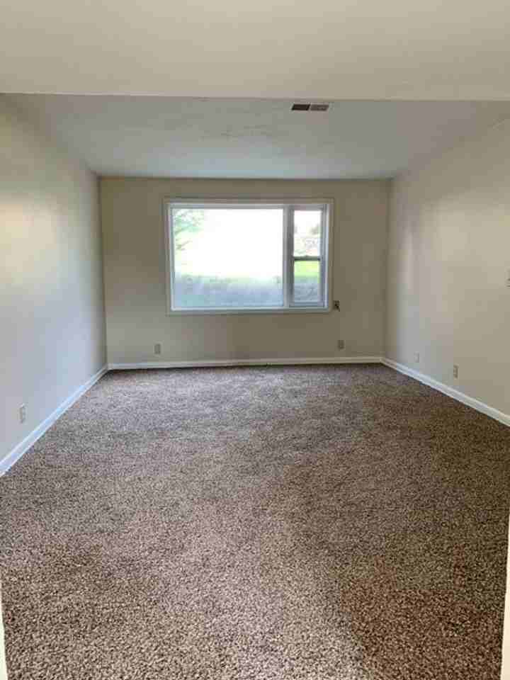 Keystone Court Apartments - Photo 7 of 30