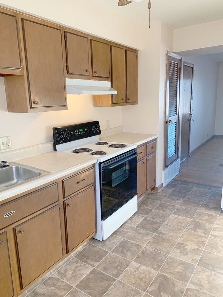 Keystone Court Apartments - Photo 4 of 18