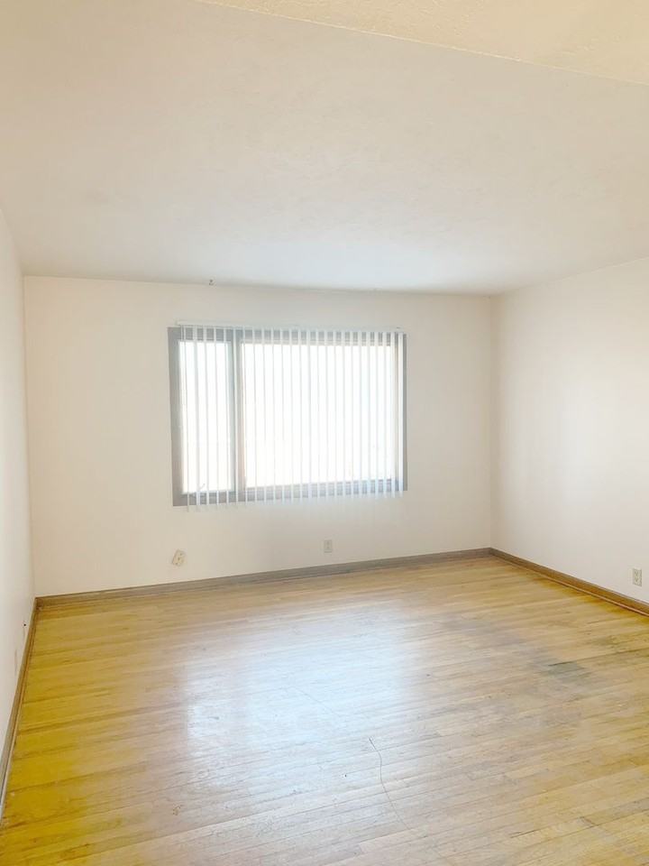 Keystone Court Apartments - Photo 7 of 18