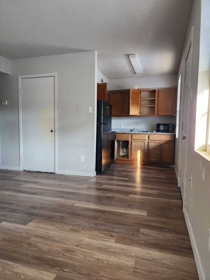 West Plaza - Photo 2 of 31