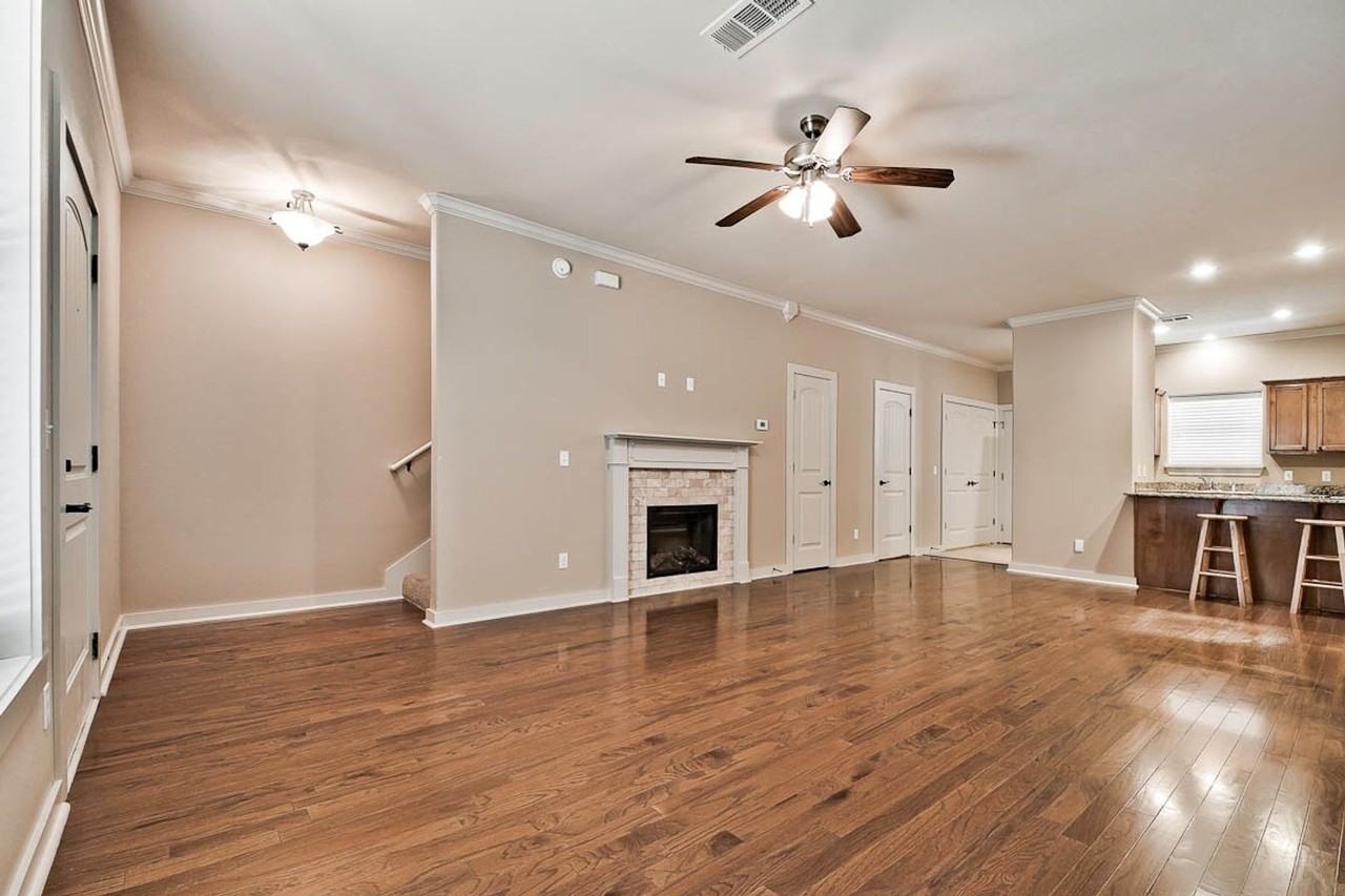 Rochester Circle - Photo 4 of 23