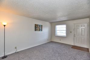 featured image of 827 S York St