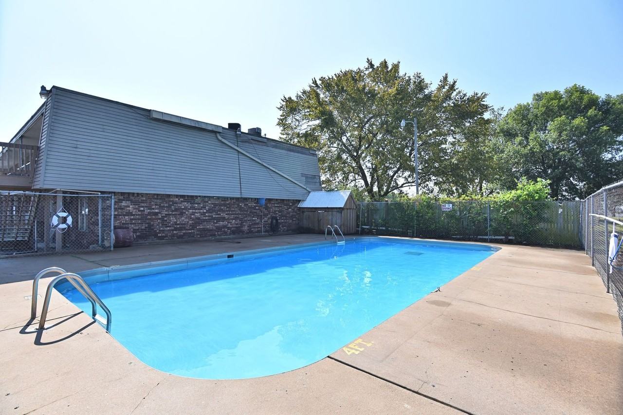 South Point Apartments - Photo 6 of 31