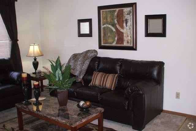 Deckner Manor Apartment Homes - Photo 4 of 50