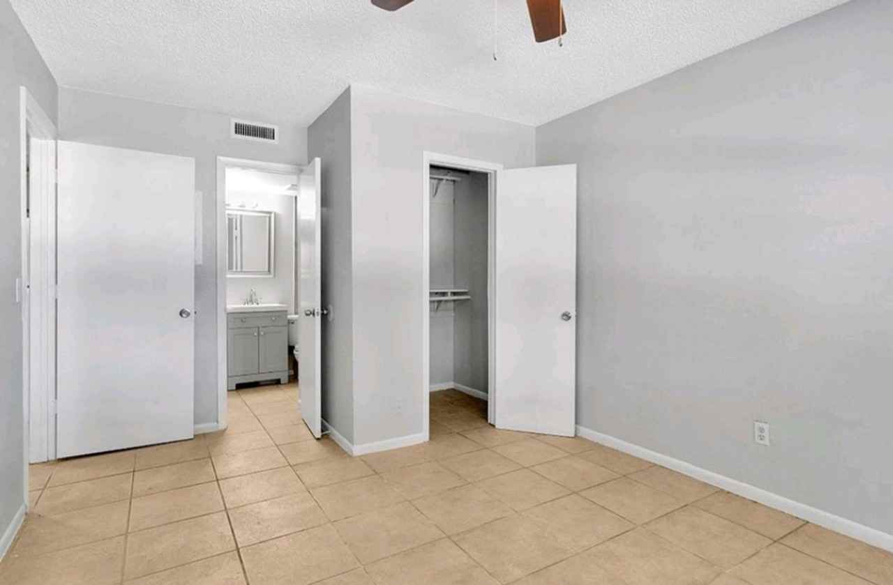 5113 N Nebraska Ave - Photo 4 of 5