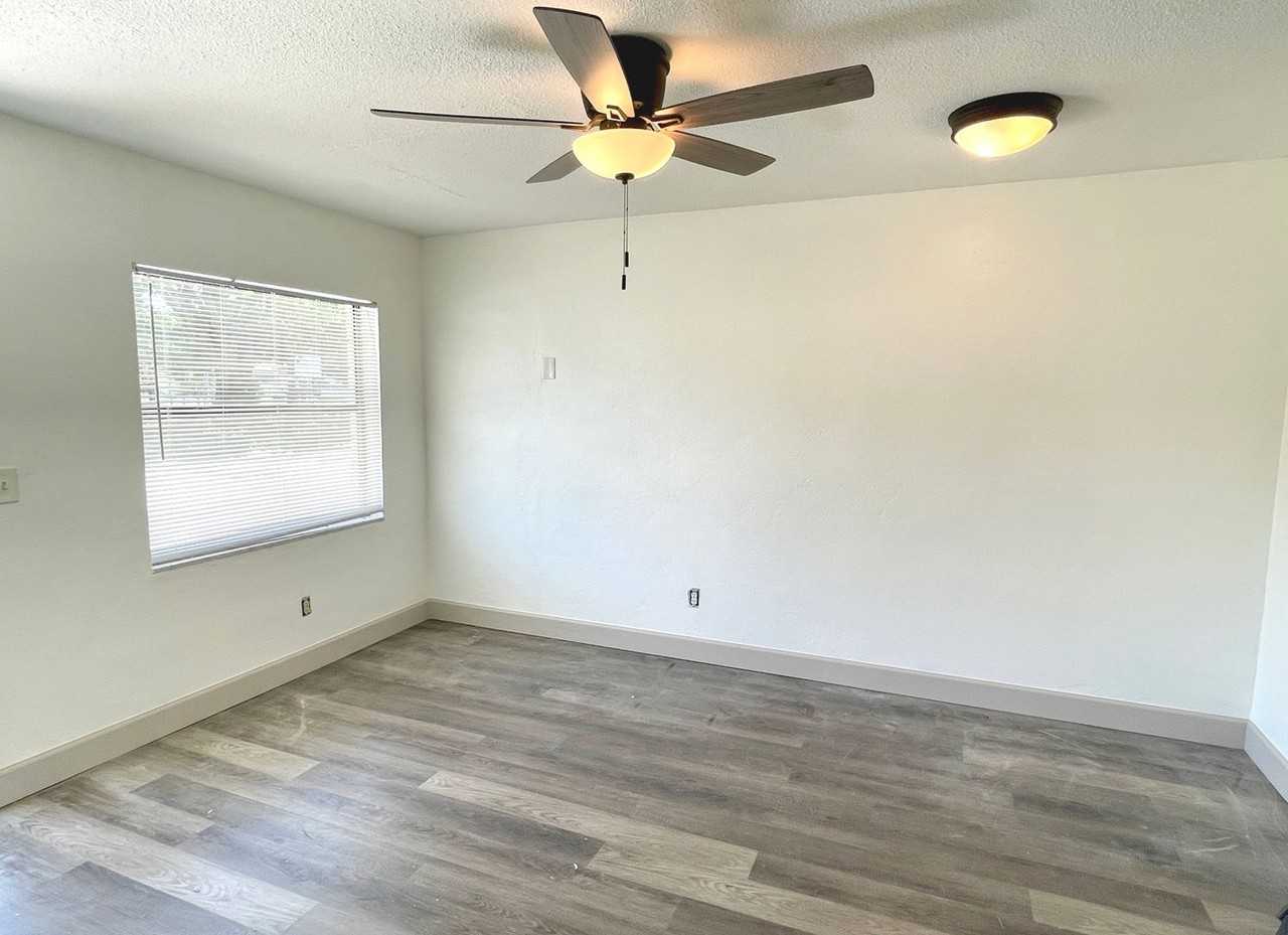 Kenwood Villas - Photo 2 of 7