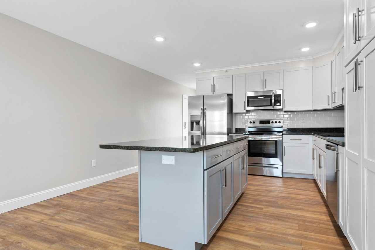 Third and Central Place - Photo 5 of 12