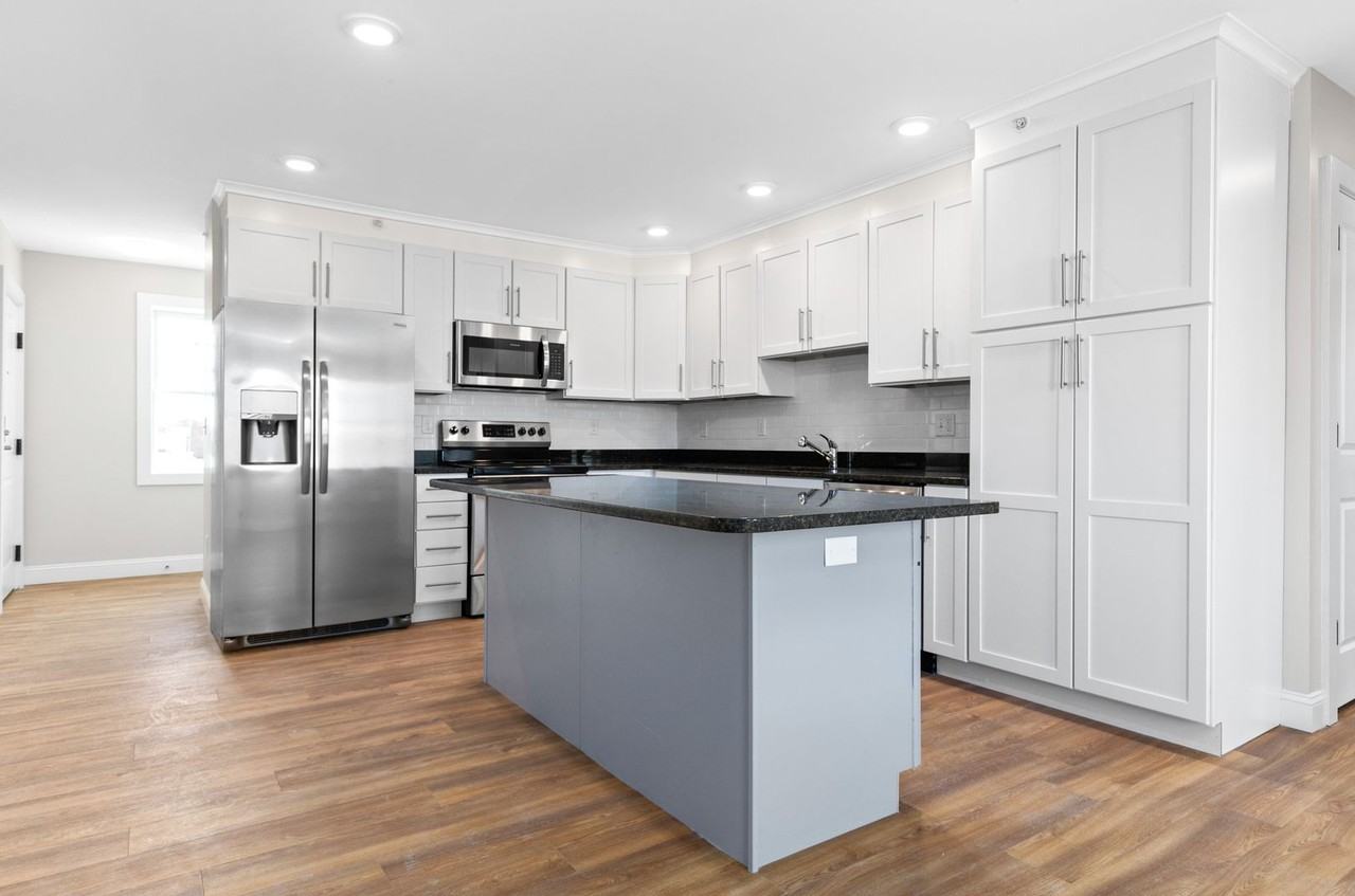 Third and Central Place - Photo 6 of 12