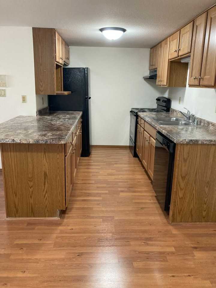 Wind Meadows - Photo 4 of 10