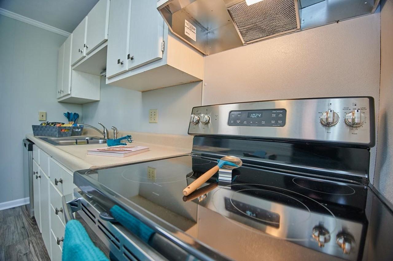 Seven Oaks Apartments - Photo 2 of 26