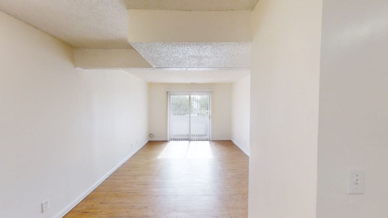 Vintage Apartments - Photo 3 of 25