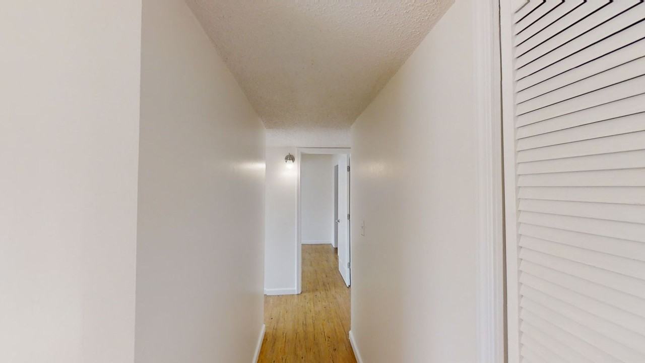 Vintage Apartments - Photo 4 of 25