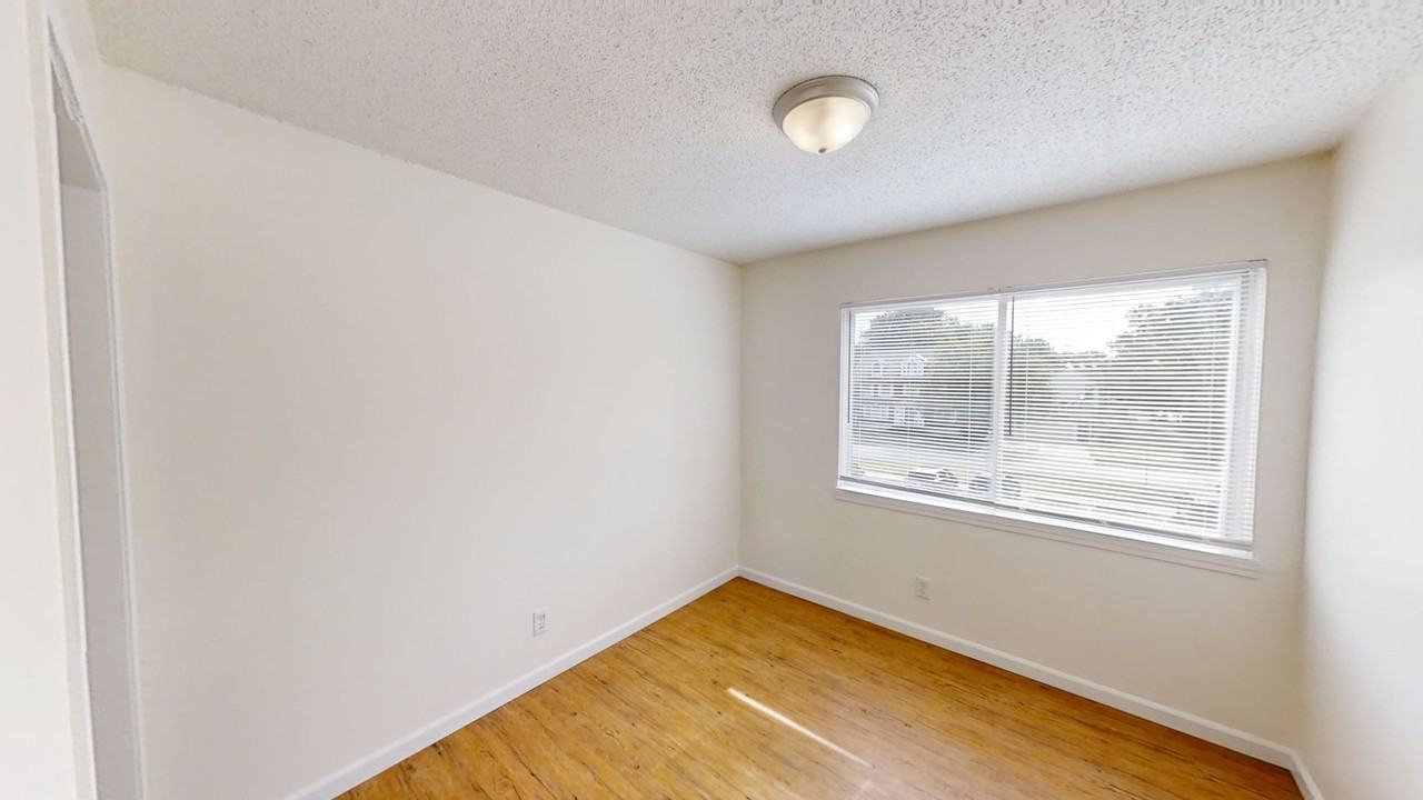 Vintage Apartments - Photo 5 of 25