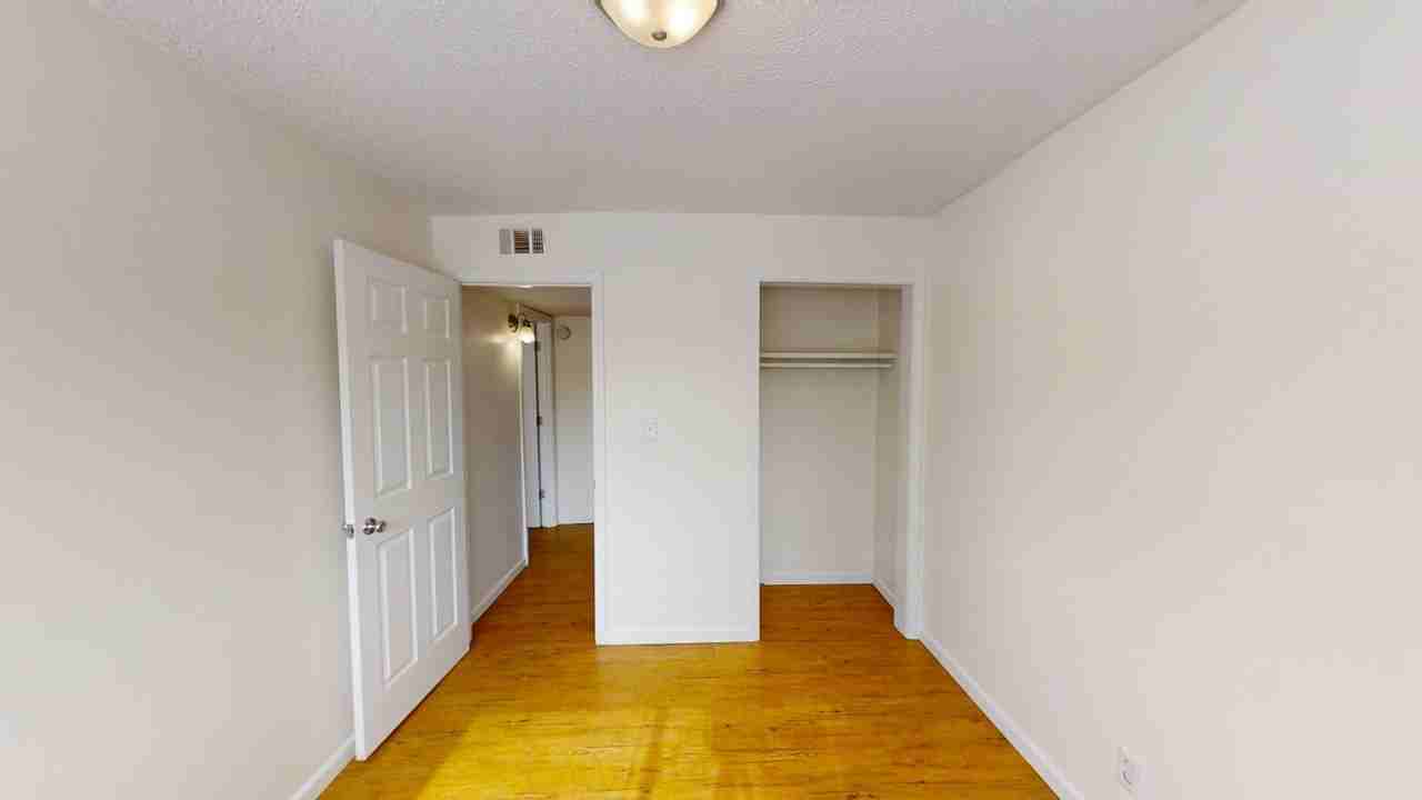 Vintage Apartments - Photo 6 of 25