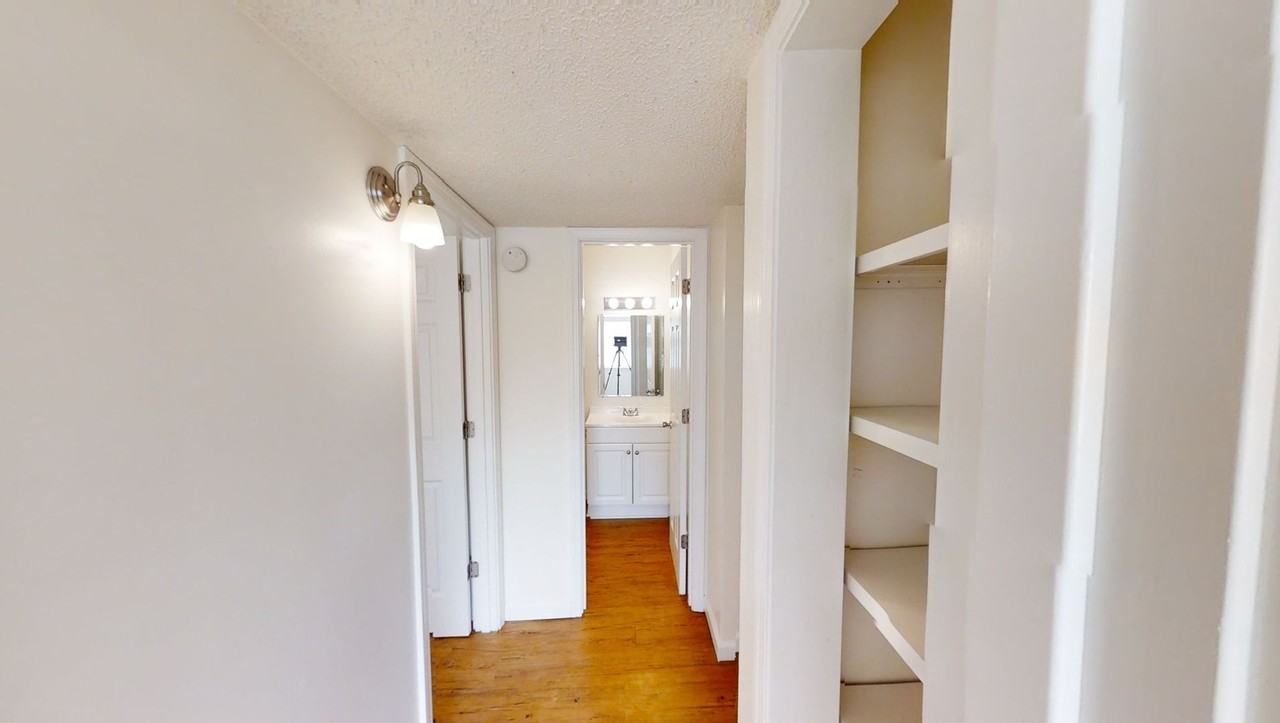 Vintage Apartments - Photo 7 of 25