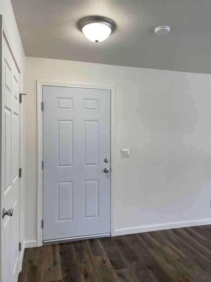 Berlin Rose Apartments - Photo 3 of 32