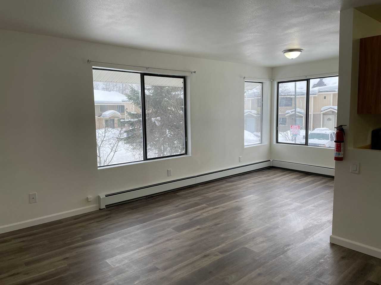 Berlin Rose Apartments - Photo 4 of 32