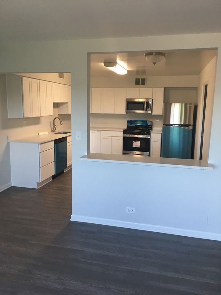 301 - *800 Oak Street Building* - Photo 4 of 9