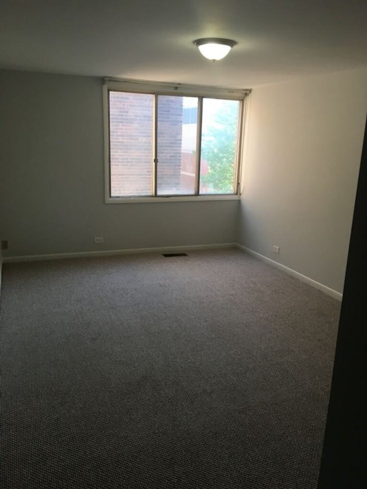 301 - *800 Oak Street Building* - Photo 6 of 9