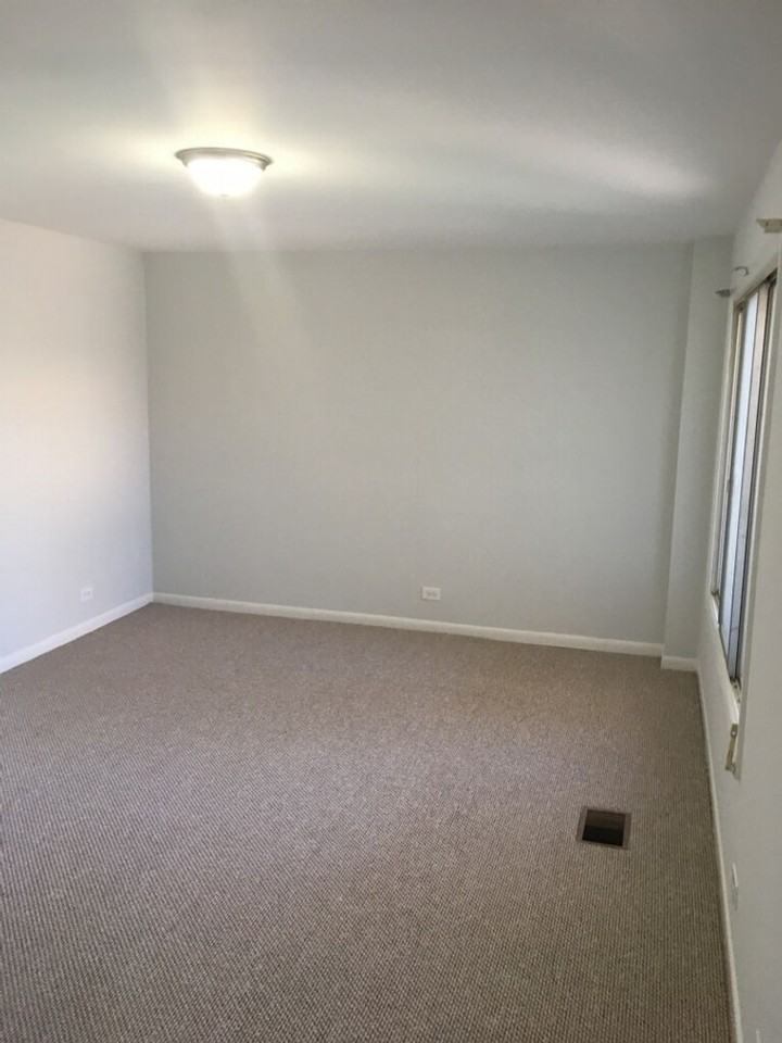 301 - *800 Oak Street Building* - Photo 7 of 9