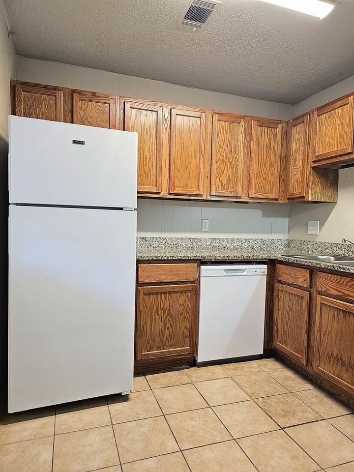 Pine Plaza - Photo 6 of 12