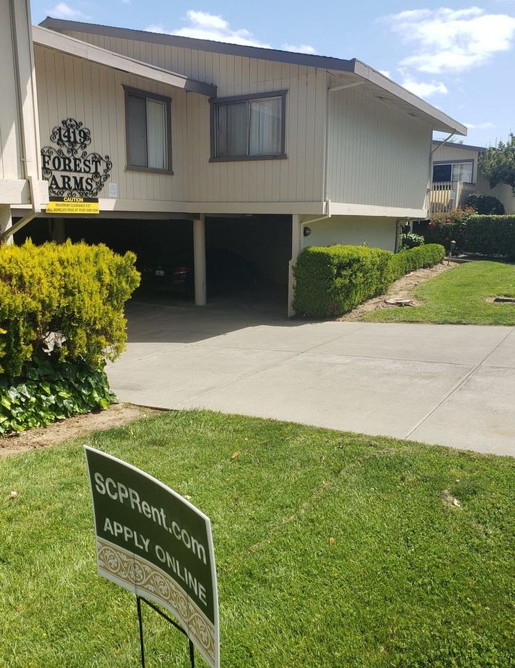 Sherwood Arms Apartments - Photo 2 of 10