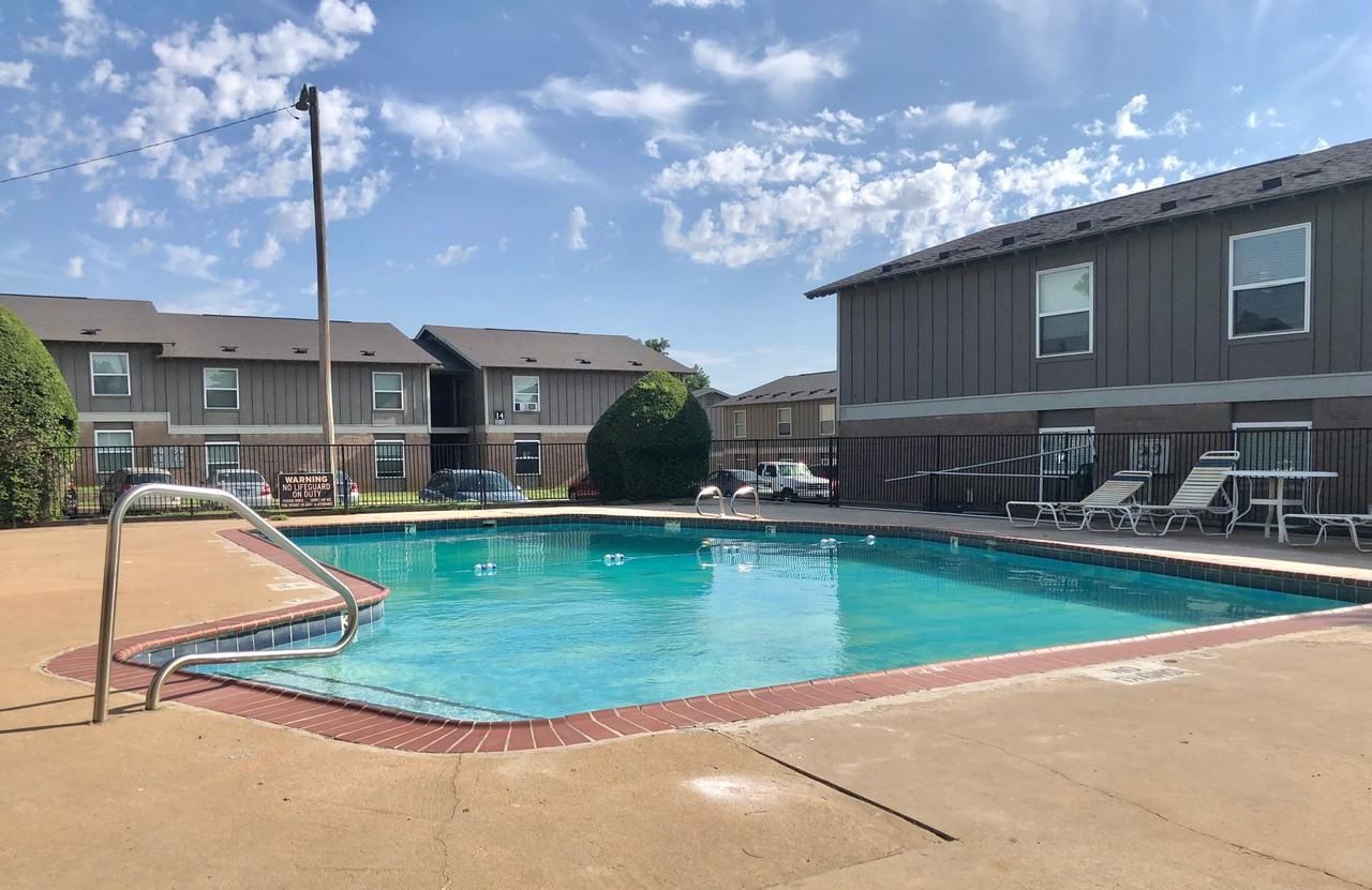 Yukon Heights Apartments - Photo 2 of 37