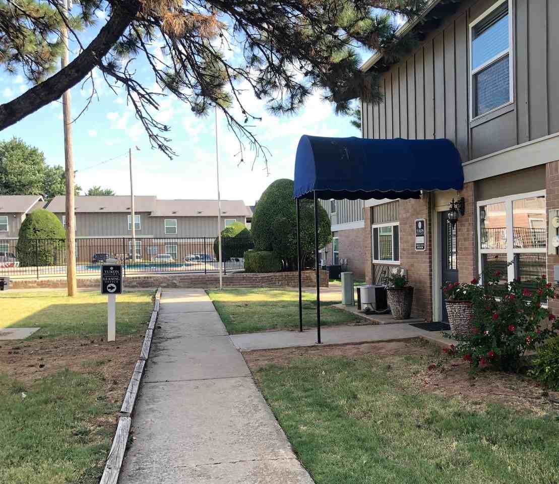 Yukon Heights Apartments - Photo 4 of 37