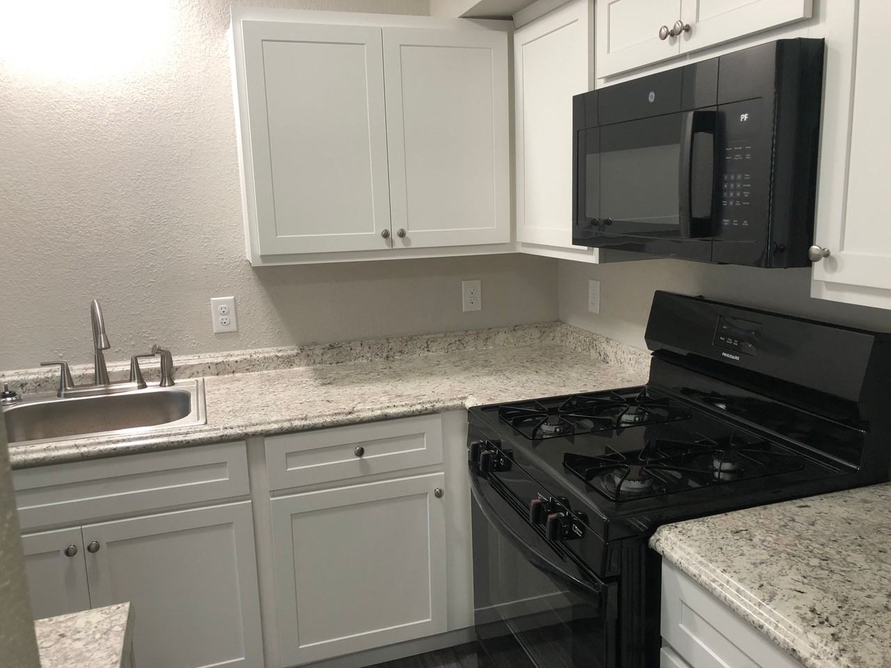Yukon Heights Apartments - Photo 5 of 31