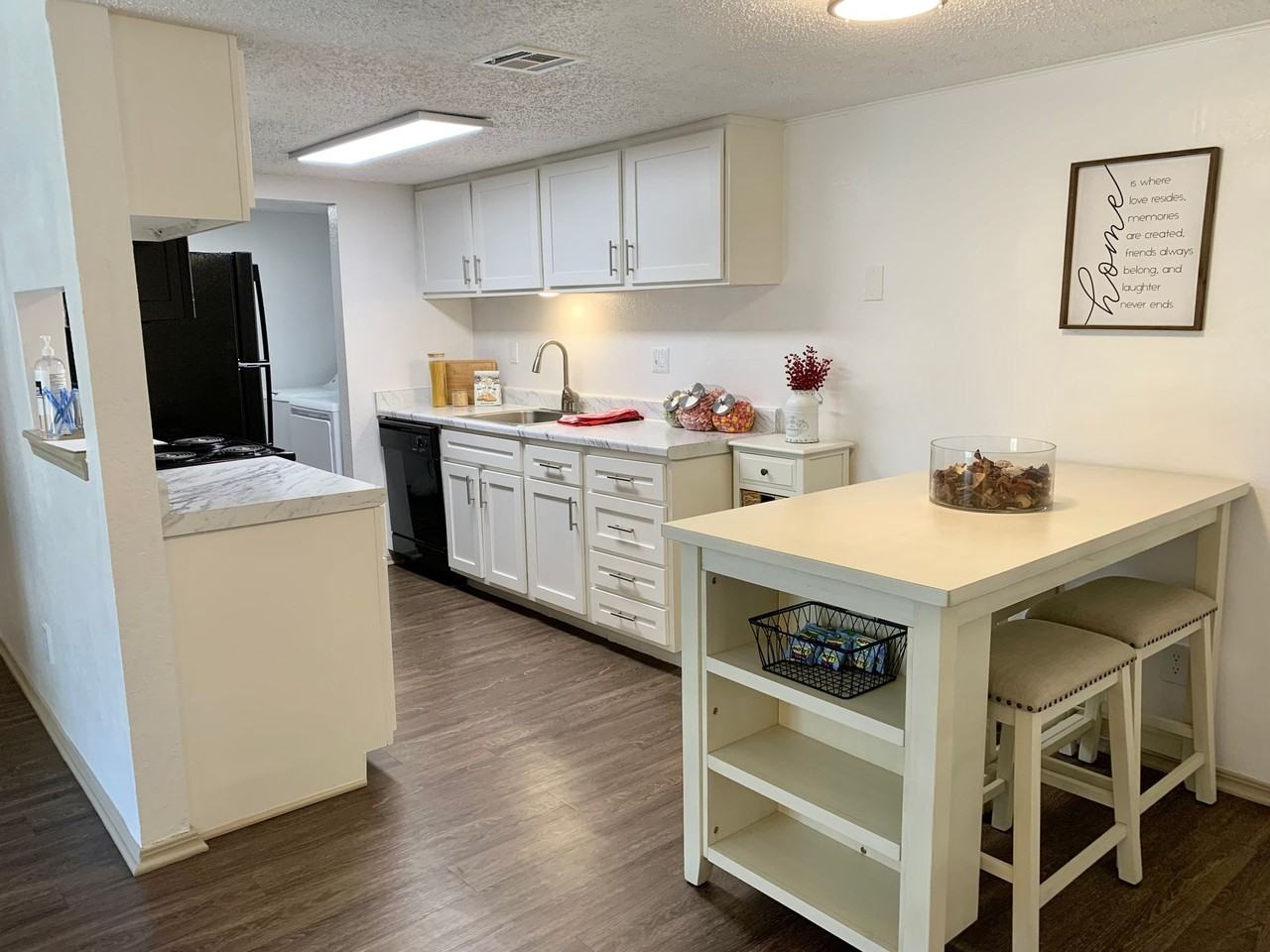 Quail Hollow Apartments - Photo 5 of 16
