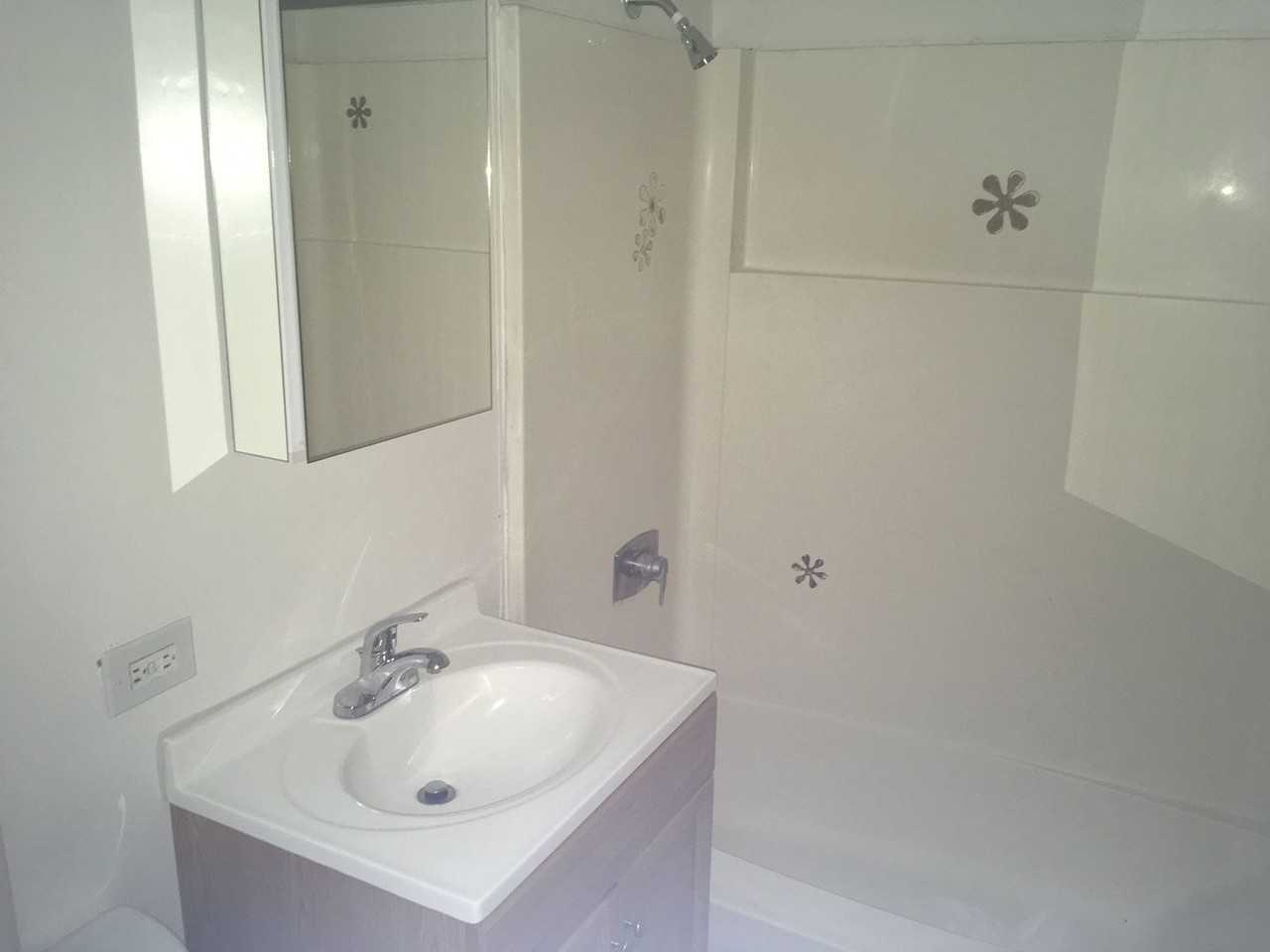 308 - 818-22 Noyes Street Bldg* - Photo 5 of 10