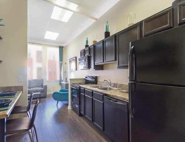 STUDIO 531 - Photo 5 of 21