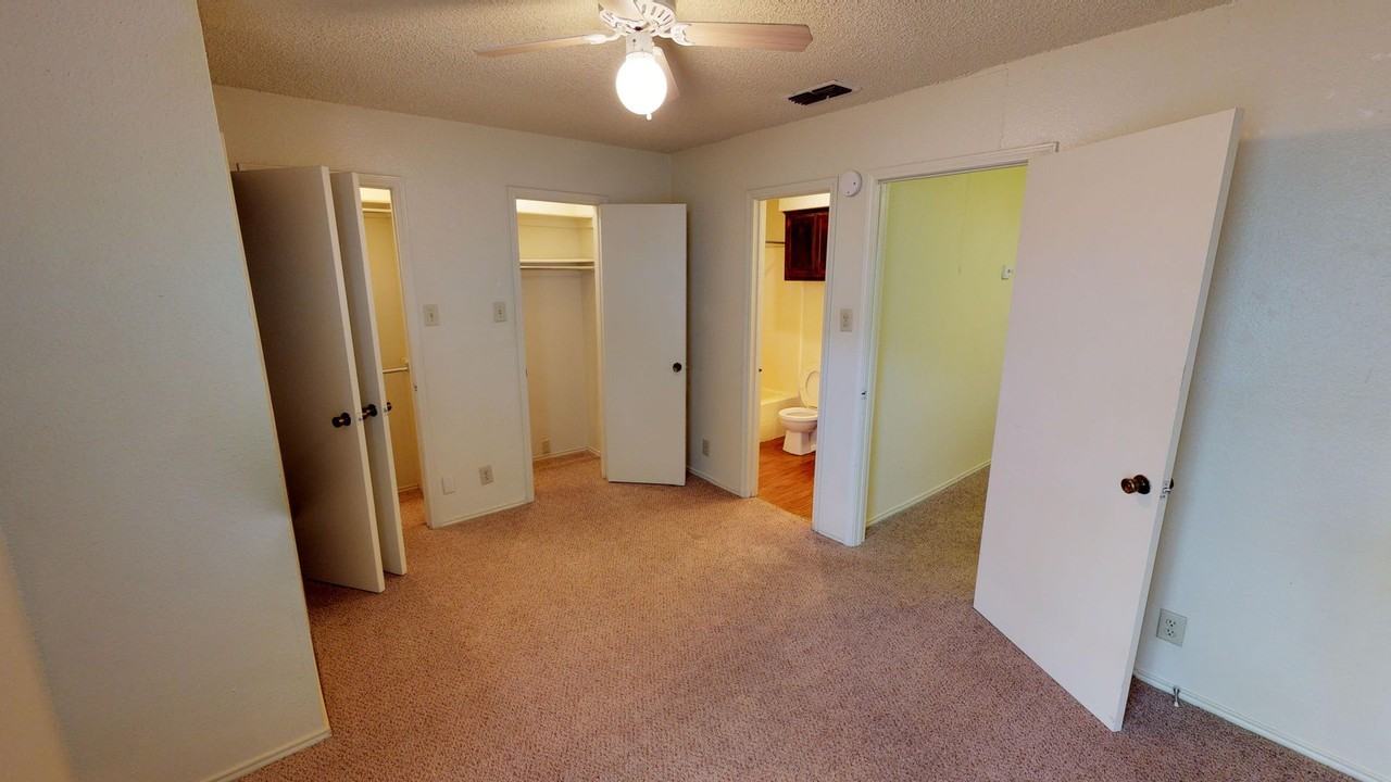 Sycamore Square - Photo 7 of 22