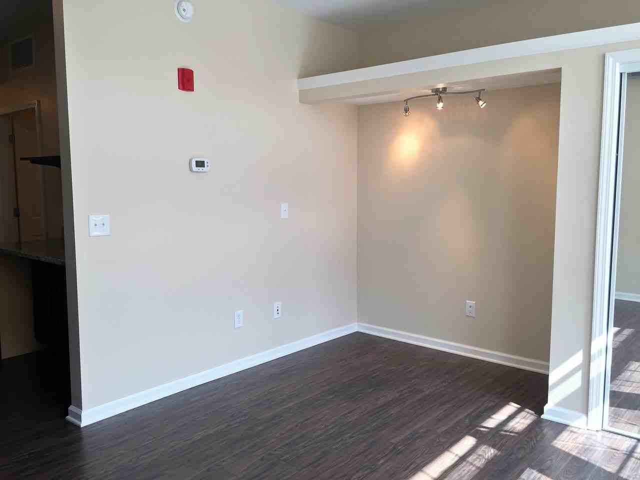 GATEWAY - Photo 6 of 50