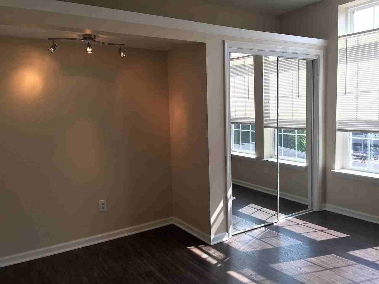 GATEWAY - Photo 7 of 50