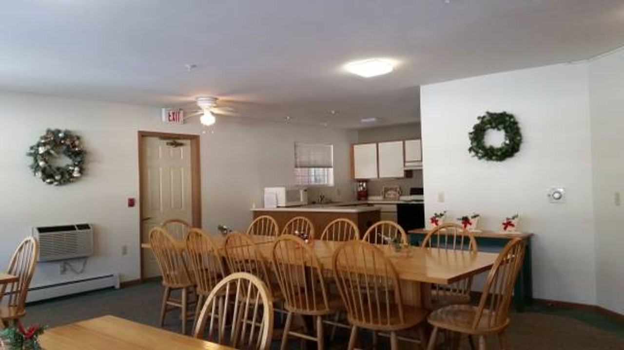 Lincoln Crest Senior Apartment Homes - Photo 4 of 23