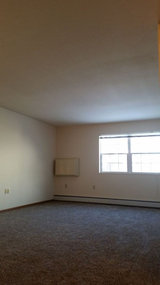 Lincoln Crest Senior Apartment Homes - Photo 2 of 20