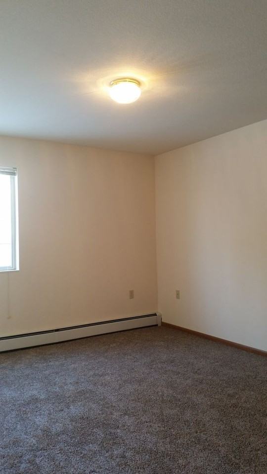 Lincoln Crest Senior Apartment Homes - Photo 3 of 20