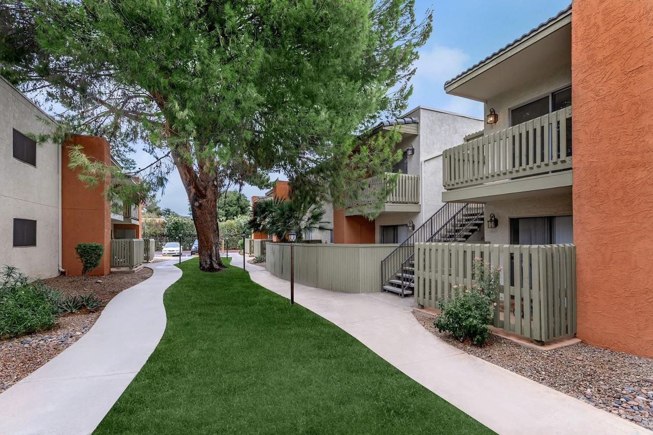 Pantano Villas Apartments - Photo 7 of 44