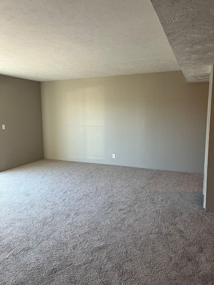 12140 Anne St #3 - Photo 3 of 50