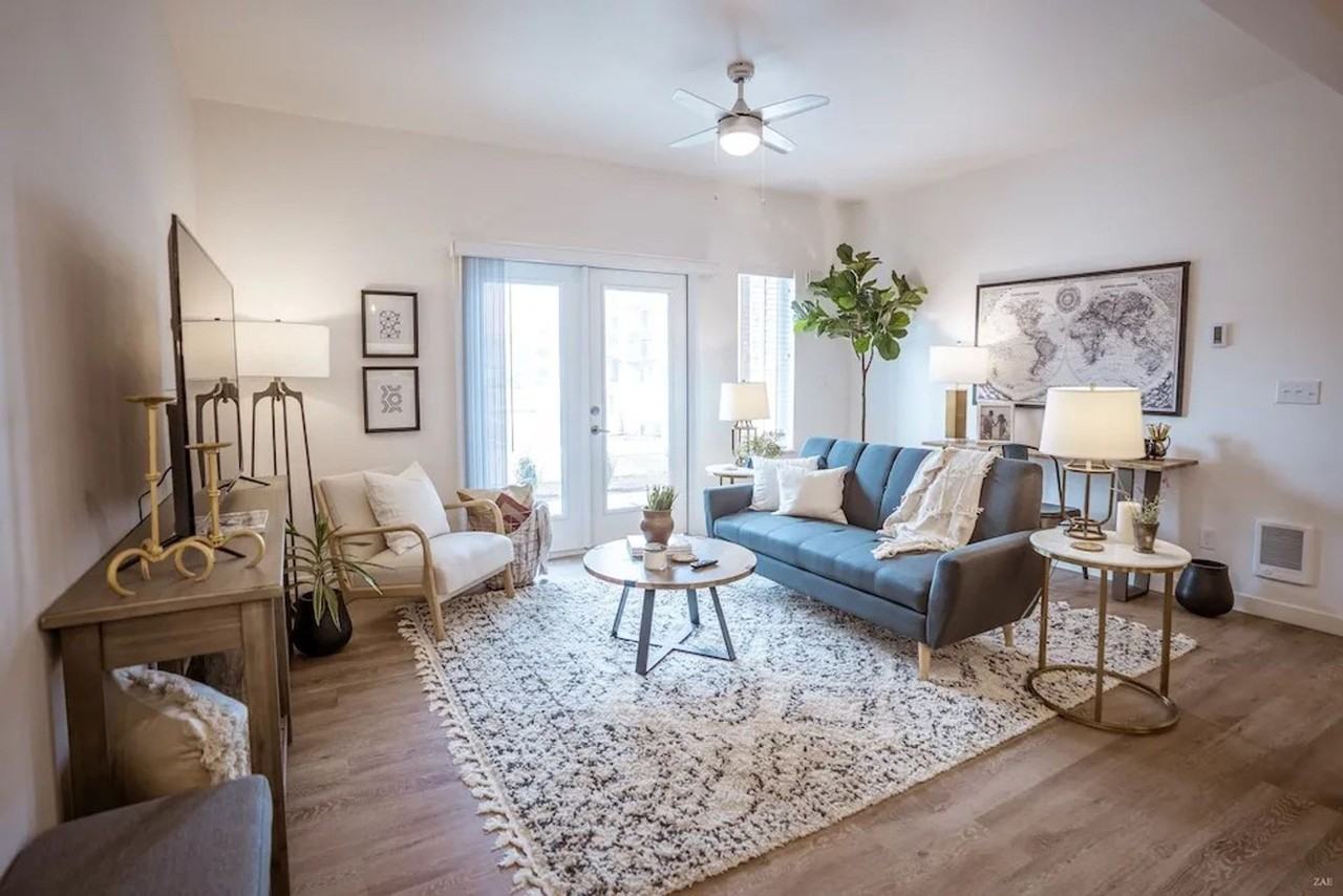 Karlo Vancouver - Photo 2 of 38