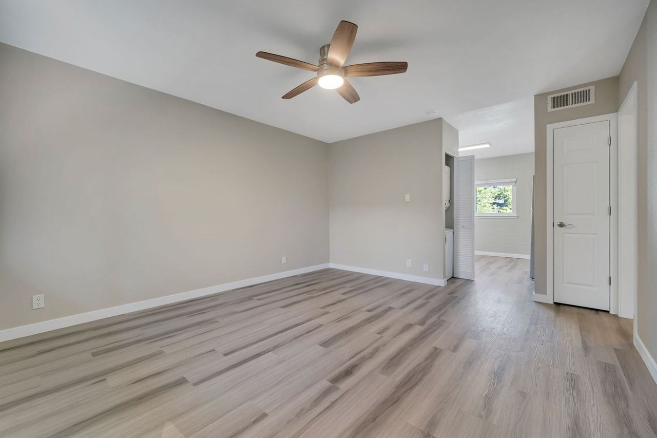 732 Humboldt - Photo 4 of 13