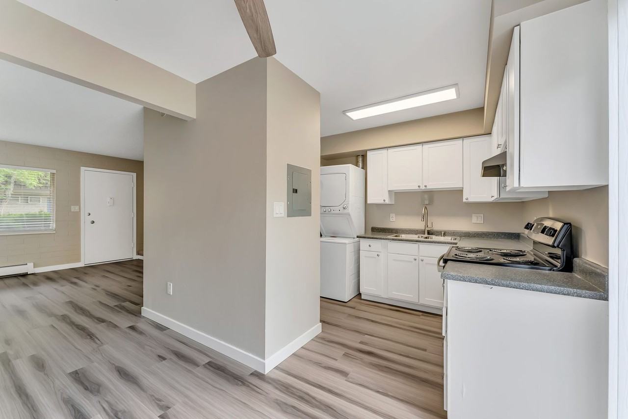 Country Club Villas - Photo 3 of 28