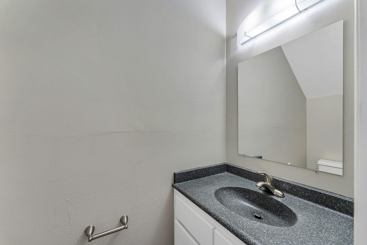 Country Club Villas - Photo 6 of 28