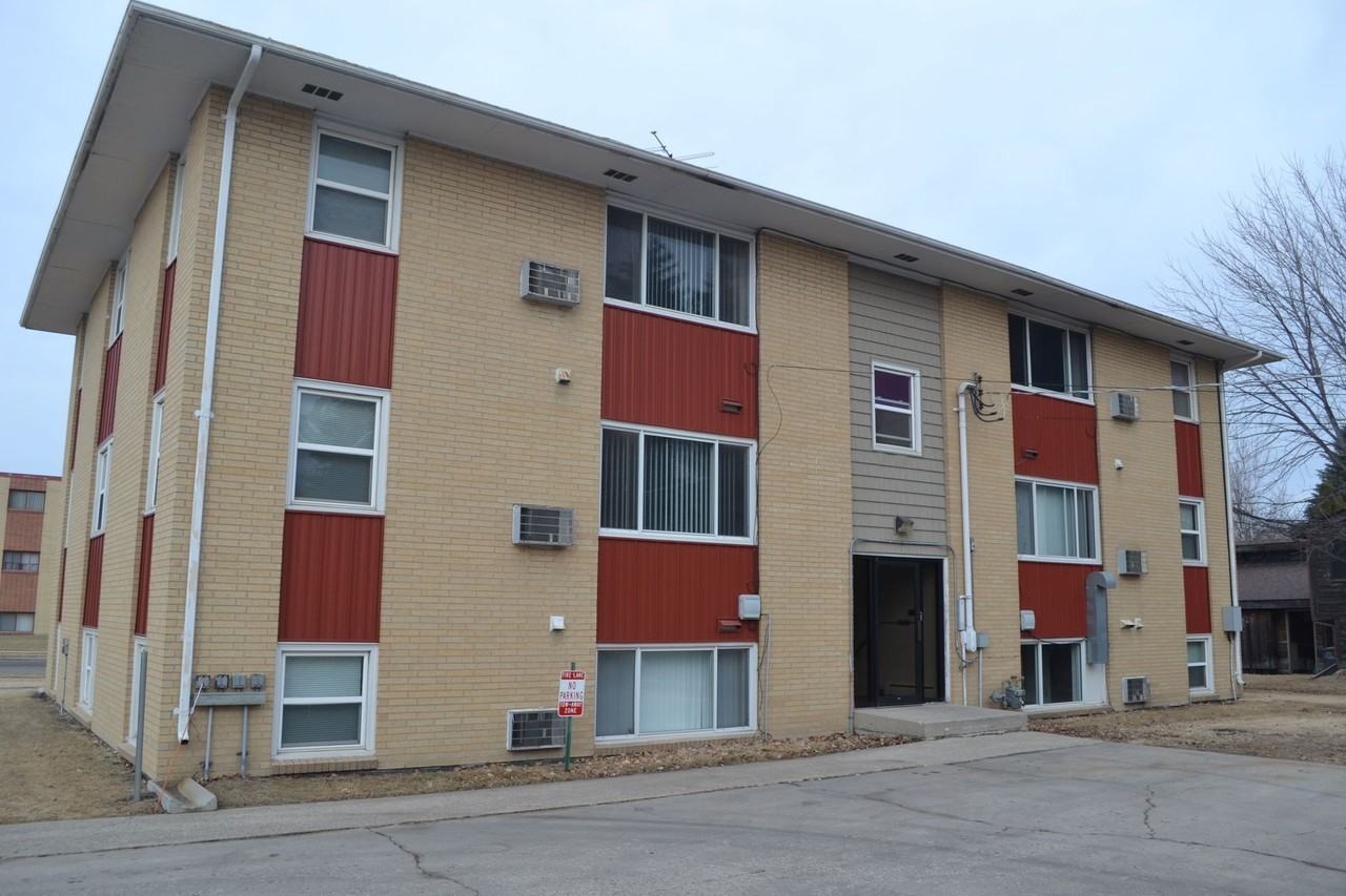 2310 10th St S - Photo 2 of 3