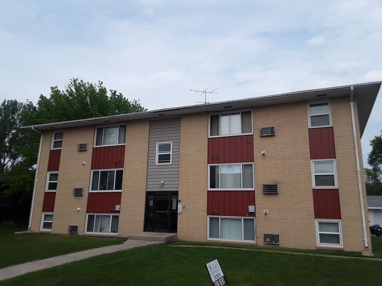 2310 10th St S - Photo 3 of 3