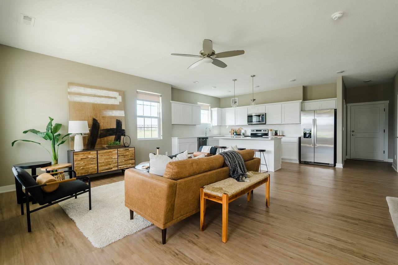 1021 Southwest Des Moines Street - Photo 2 of 10