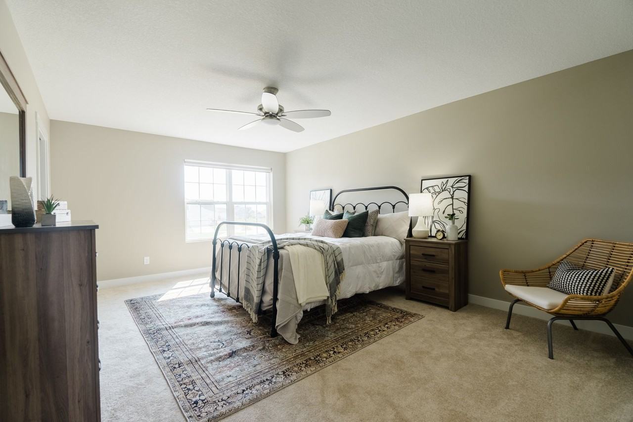 1012 Southwest Des Moines Street - Photo 4 of 10